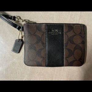 Coach Corner Zip Wristlet Wallet Pebble Brown